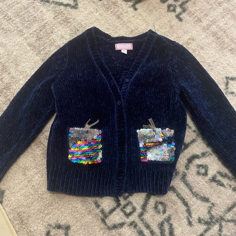 Kid box cardigan size 5T